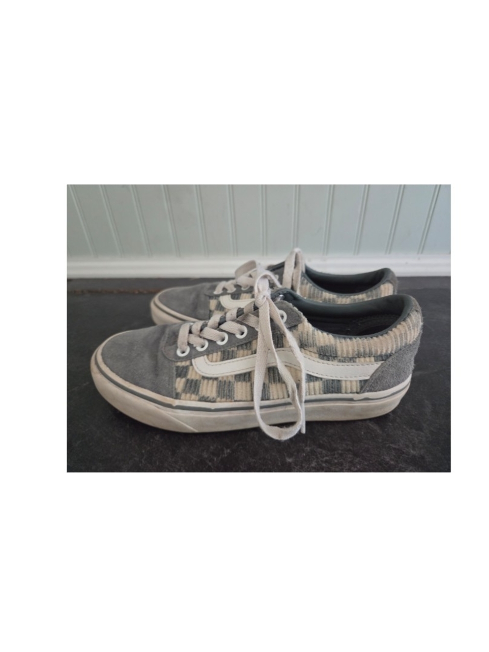 Vans Low-Top Sneakers in Gray and Cream